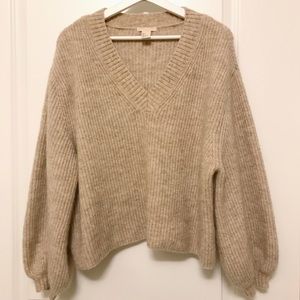 H&M V neck sweater